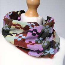 Load image into Gallery viewer, Aamos Mermaids Purse Snood - Apple
